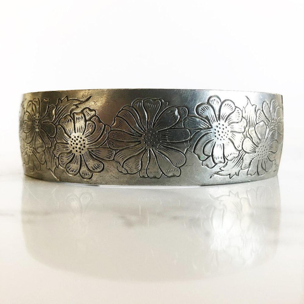 Vintage Authentic Kirk Stieff Signed September Aster Etched Pewter Cuff Bracelet - Picture 2 of 7